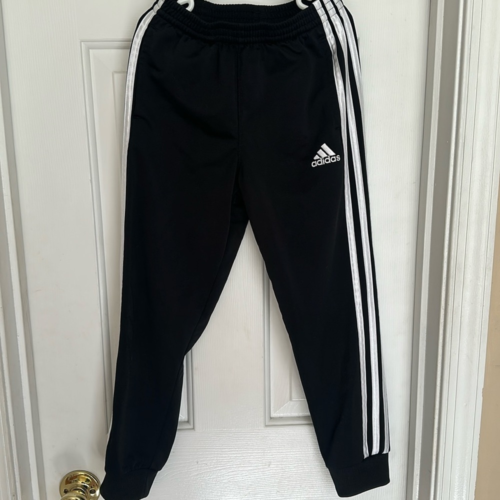 Adidas boys sz 7 athletic pants